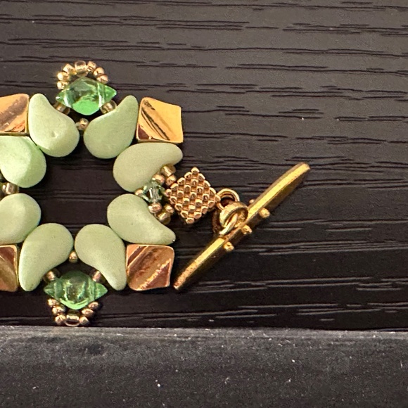 Handmade beaded lime green bracelet with green crystal gemstone accents - Picture 6 of 8